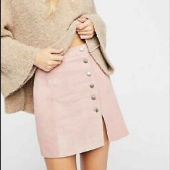 Free people  - Picture 1 of 2